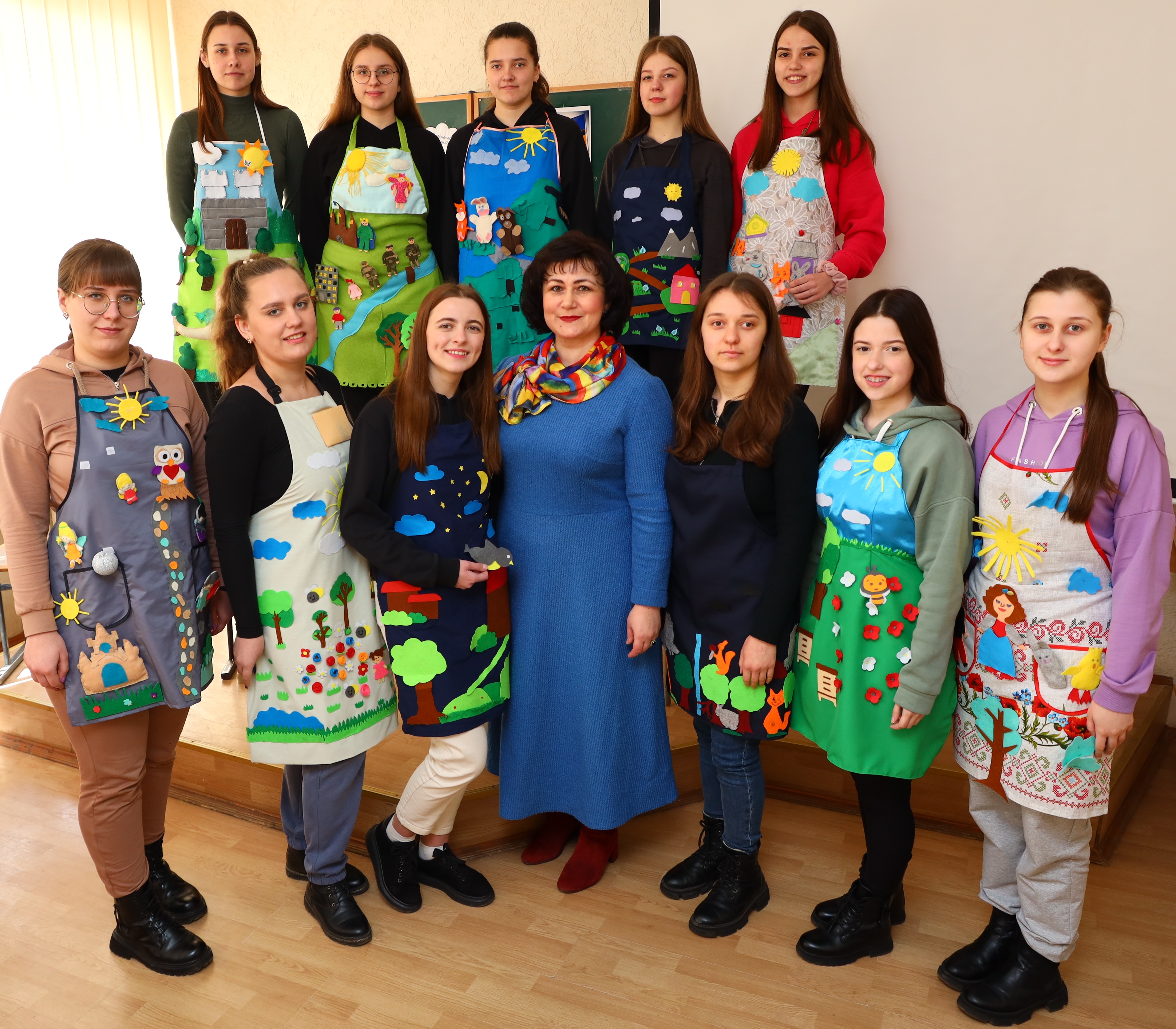 Студентки факультету педагогіки і психології до театралізованих дійств готові!